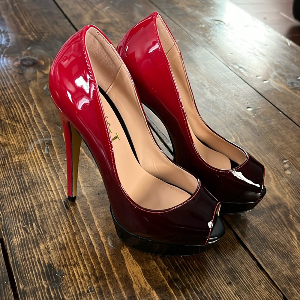 Chris-T Women's Red black Stiletto Heel Platform Peep Toe Pumps, size 7.